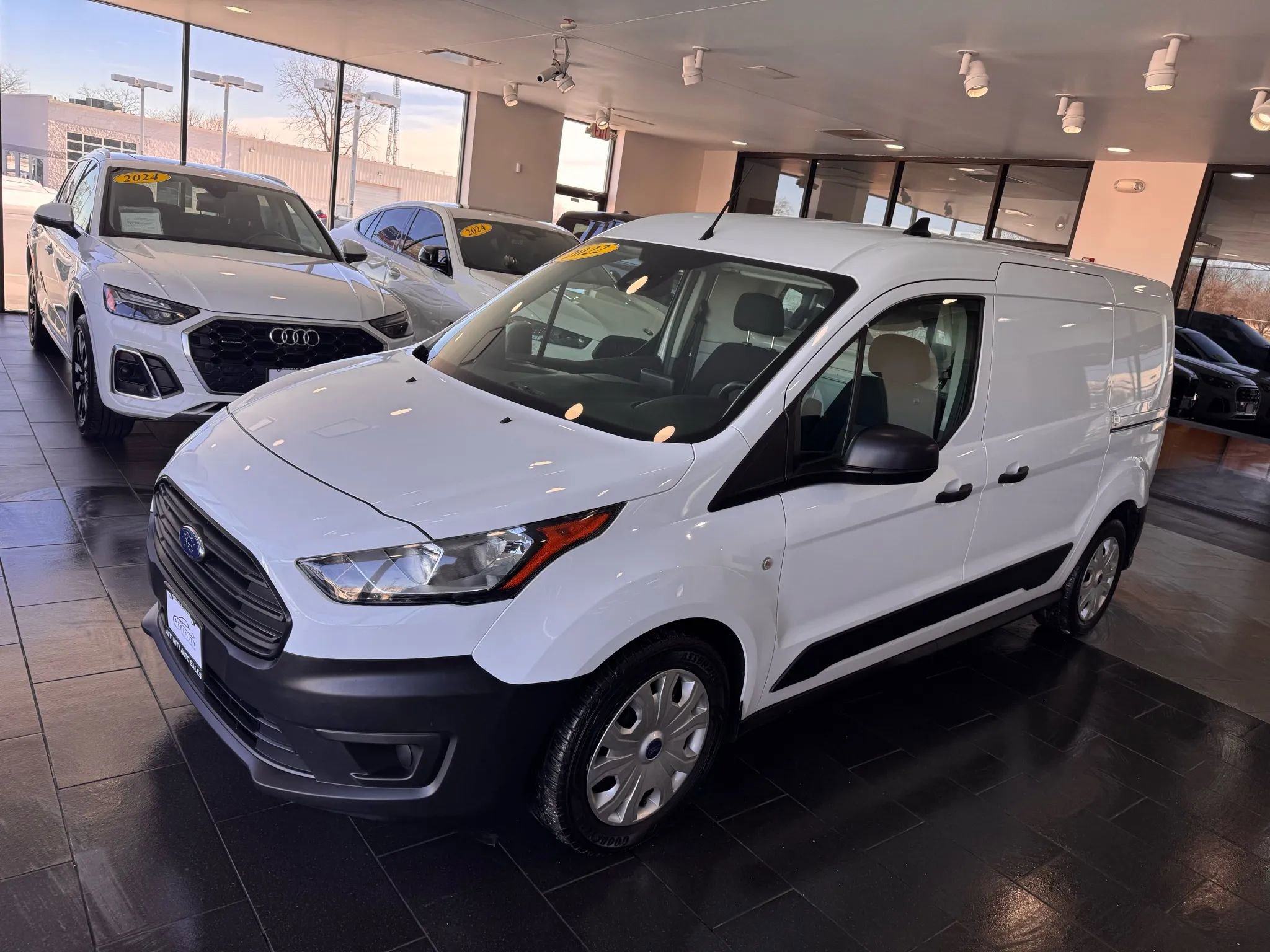 Used 2022 Ford Transit Connect XL FWD image 2