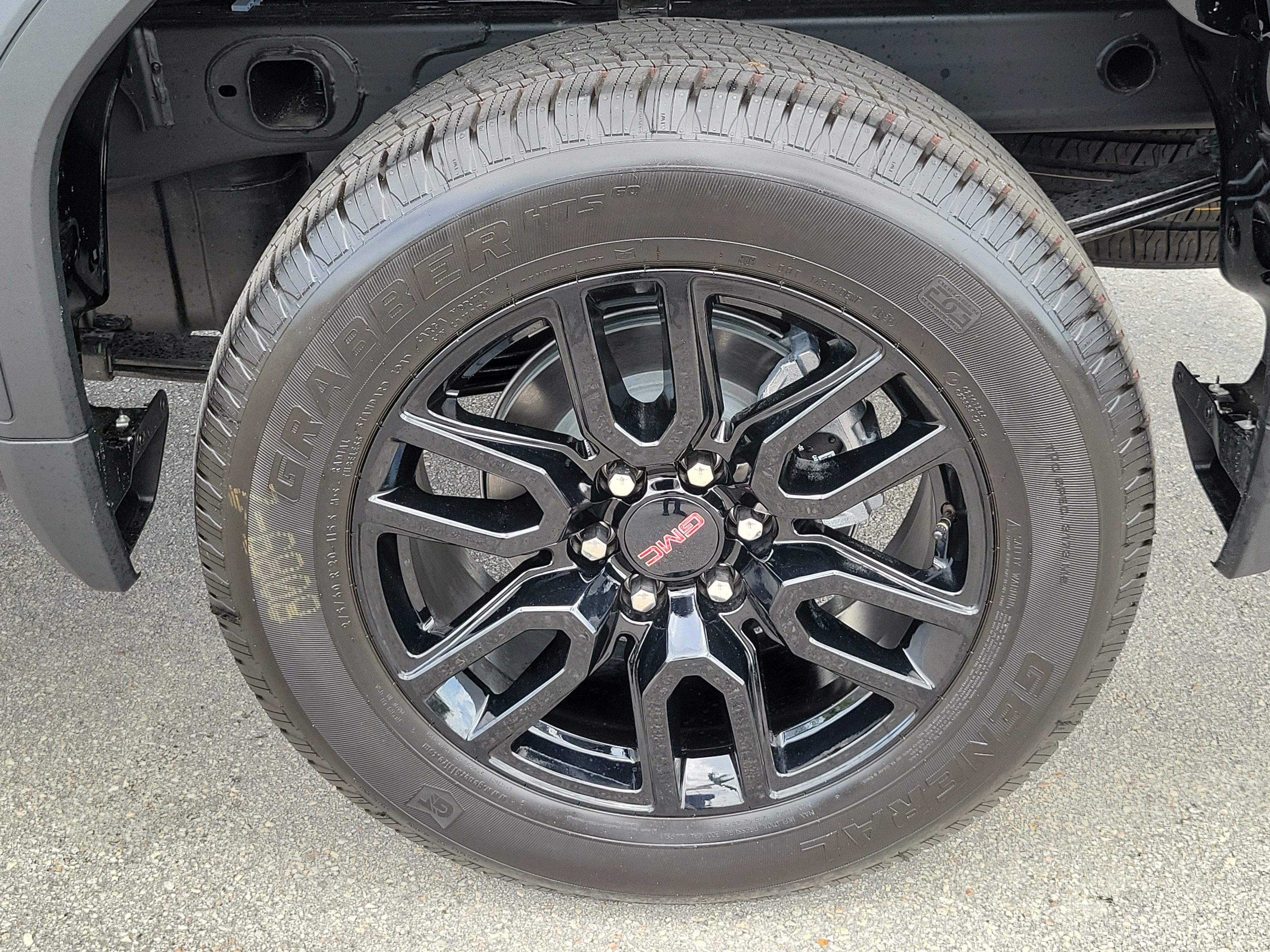 Used 2026 GMC Sierra 1500 Elevation image 27