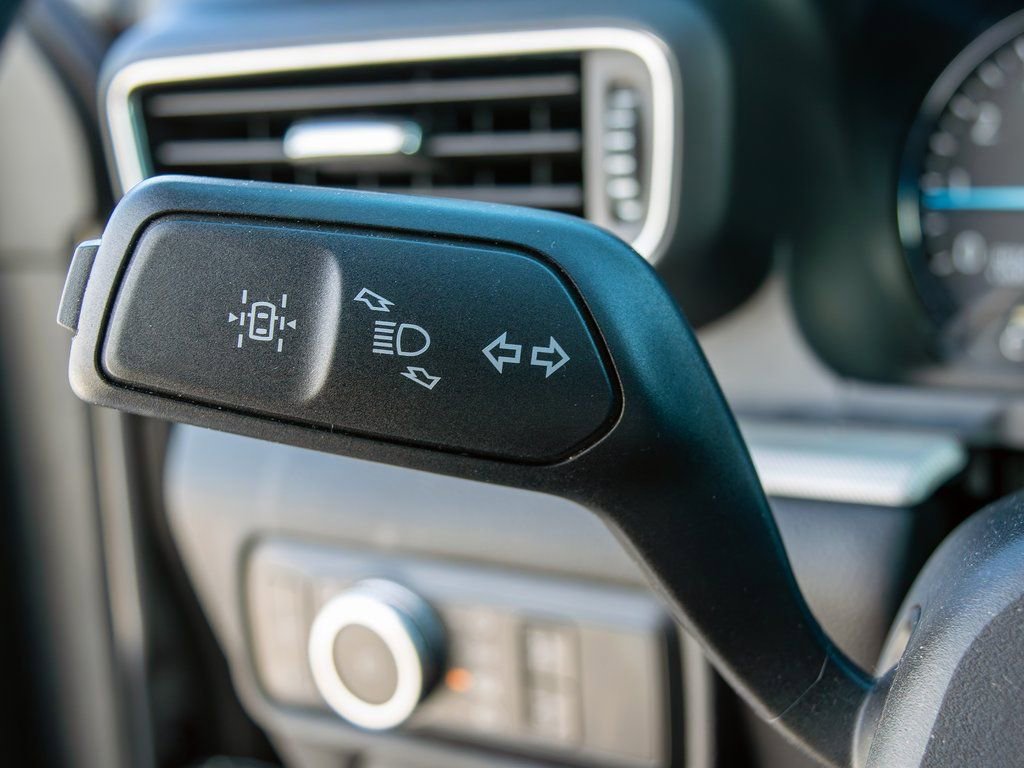 Used 2022 Ford Explorer XLT image 18