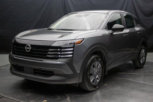 Used 2025 Nissan Kicks S image 6