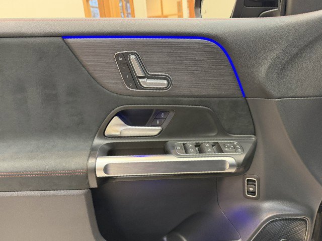 Used 2024 Mercedes-Benz EQB 250+ image 23