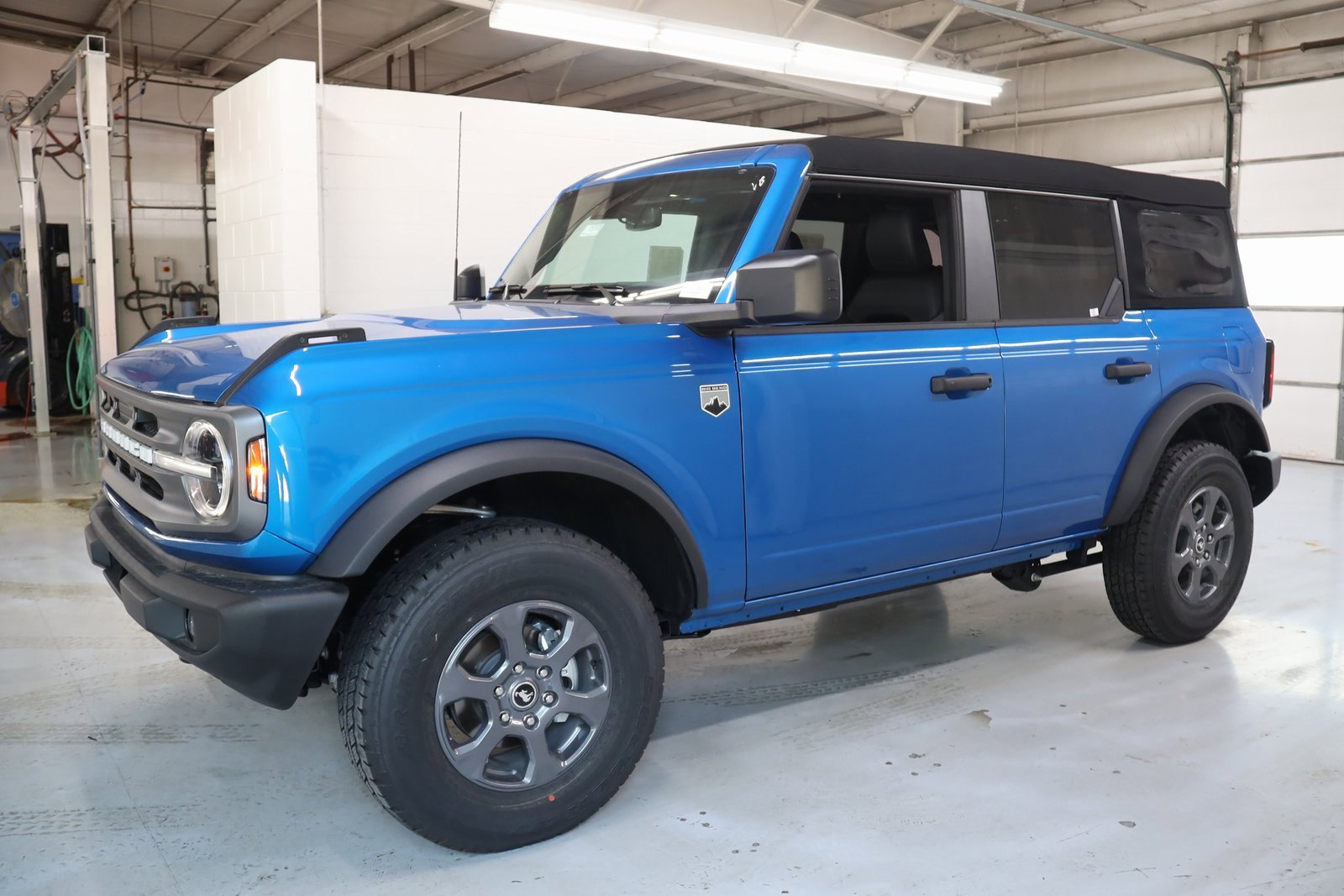 New 2024 Ford Bronco Big Bend image 9