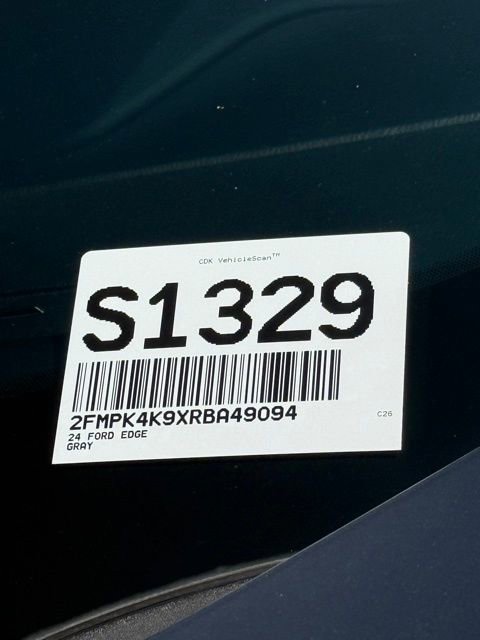 Used 2024 Ford Edge Titanium image 32