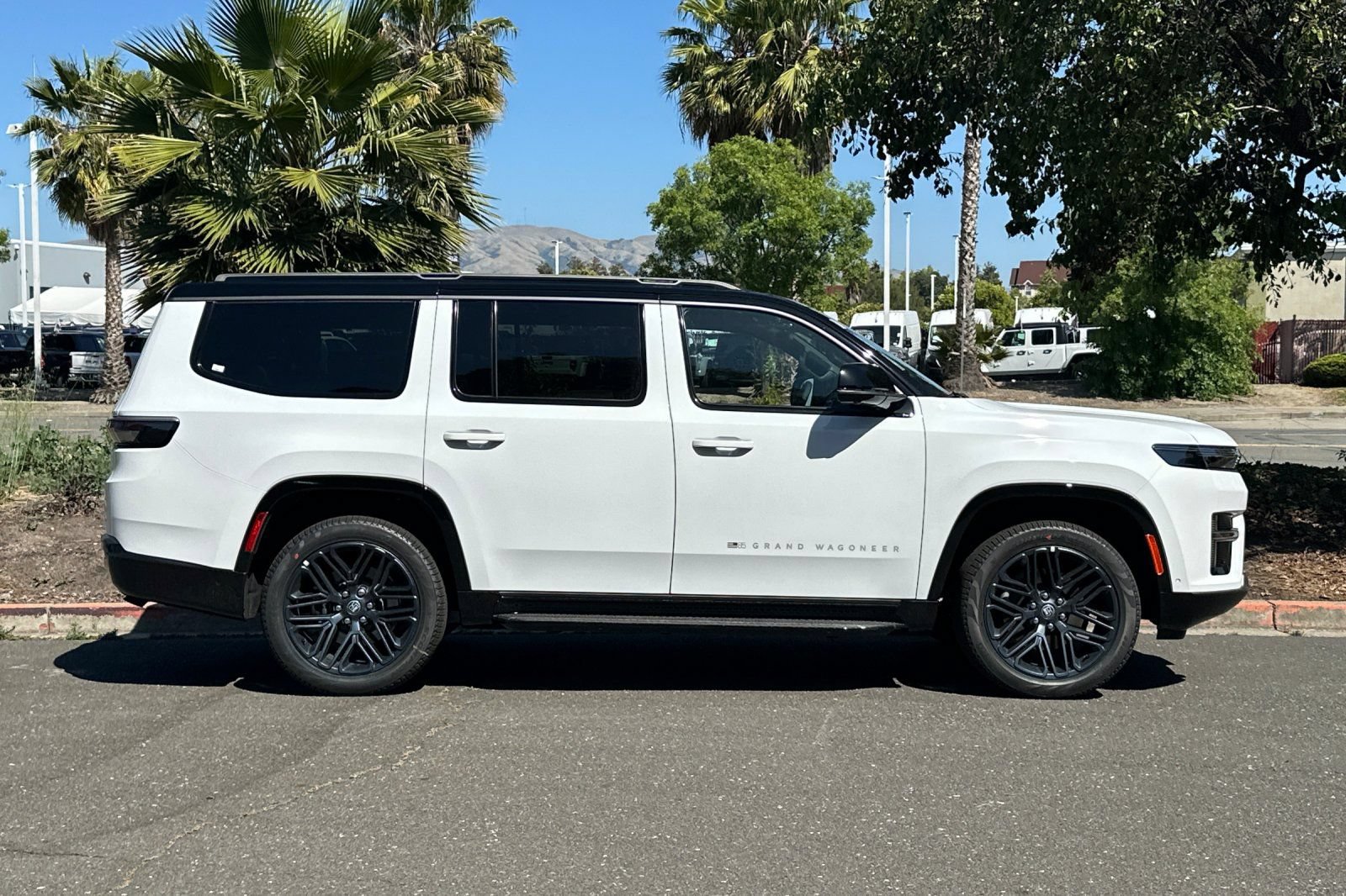 New 2026 Jeep Grand Wagoneer 4WD image 2