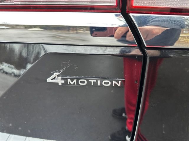 Used 2024 Volkswagen Atlas SEL Premium R-Line image 31