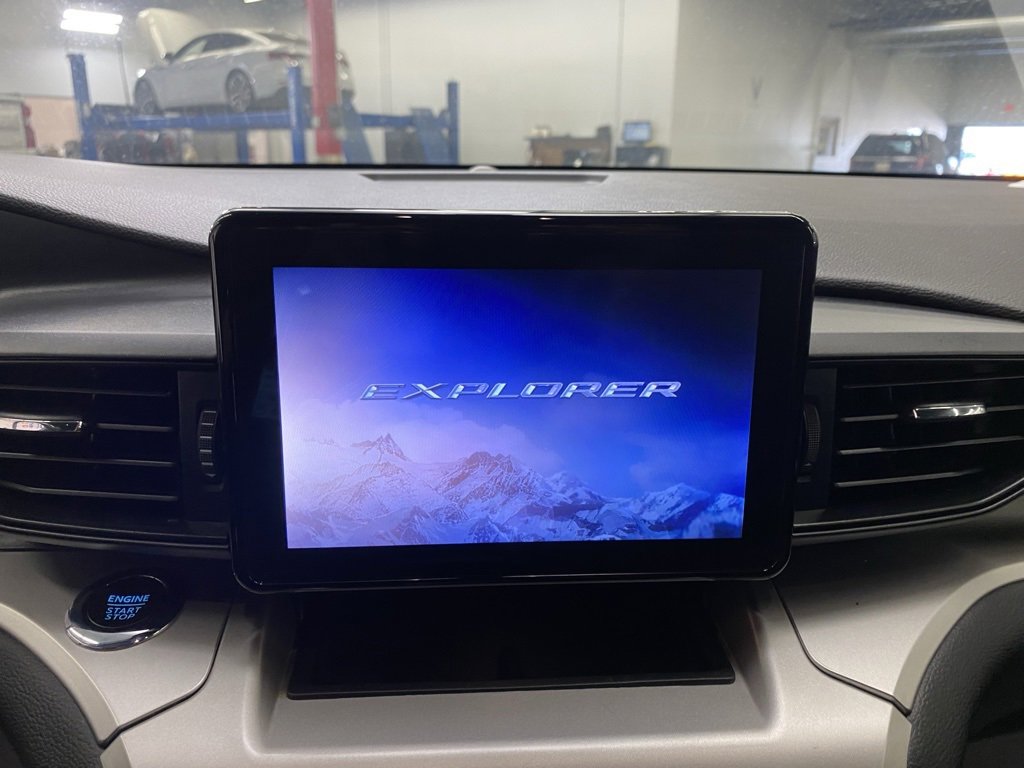 Used 2022 Ford Explorer XLT image 27