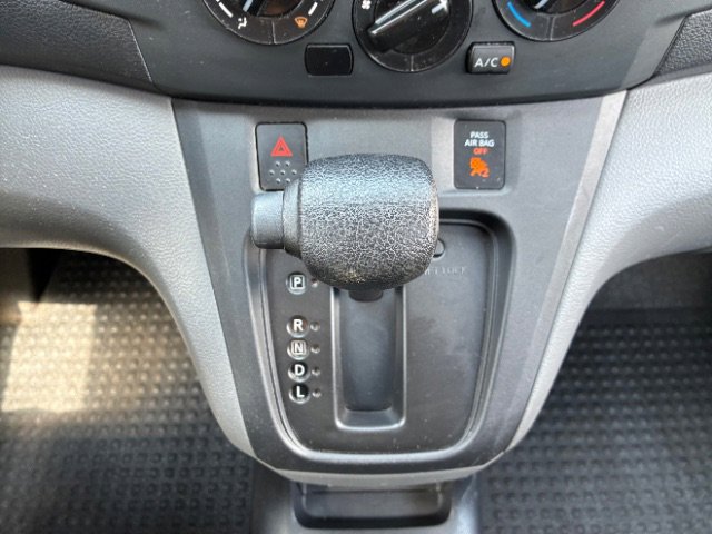 Used 2021 Nissan NV200 S image 21