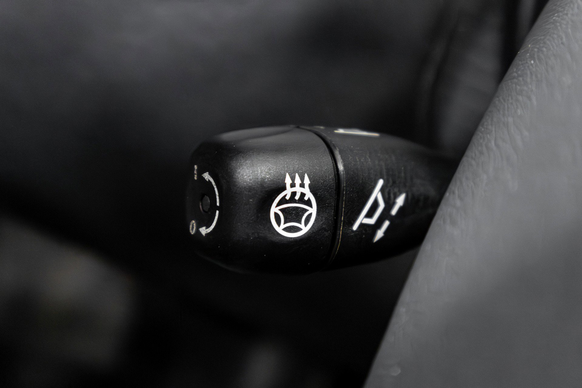 Used 2004 Maybach 57 image 78