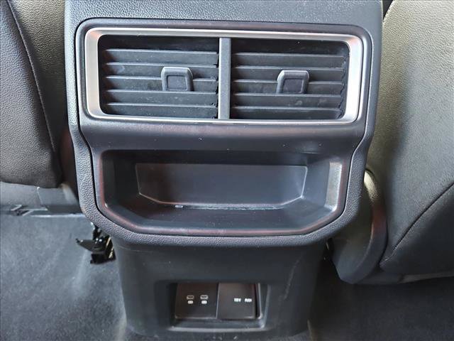 Used 2025 Volkswagen Atlas Cross Sport SE FWD image 16