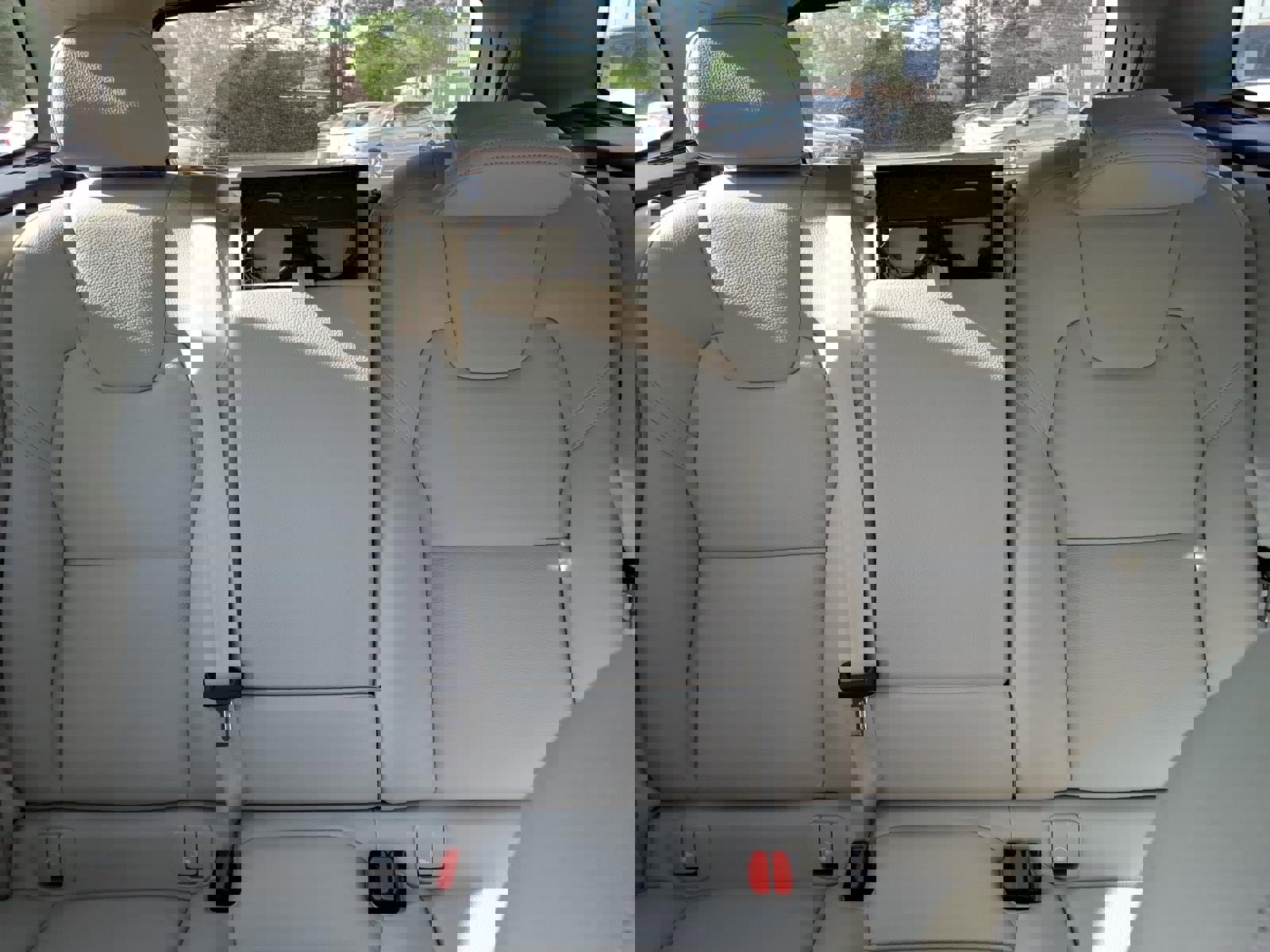 Certified 2023 Volvo XC60 B5 Plus w/ Protection Package Premier image 19