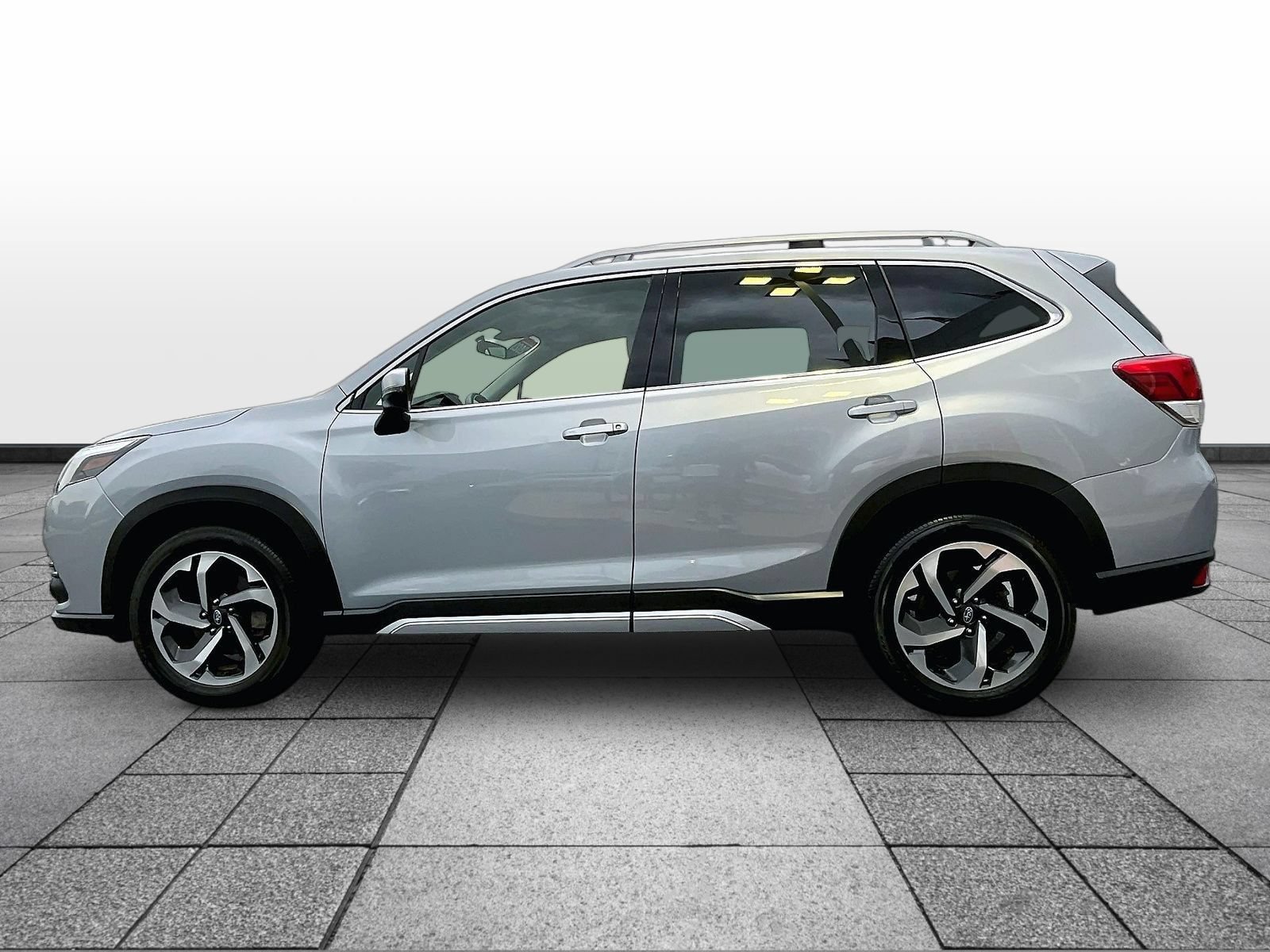 Used 2023 Subaru Forester Touring AWD/4WD image 8