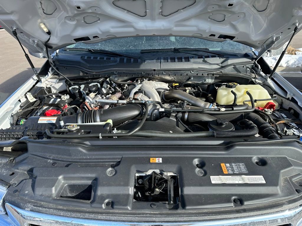 Used 2020 Ford F550 4x4 Crew Cab Super Duty w/ Lariat Value Package image 9