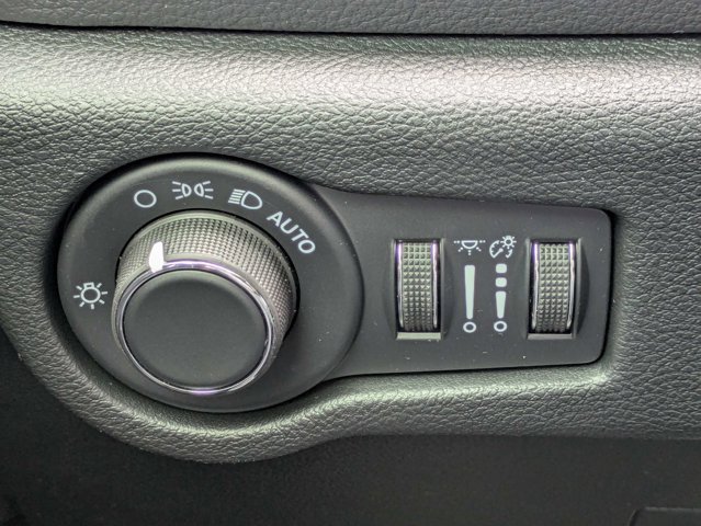 New 2027 Chrysler Pacifica Select FWD image 26