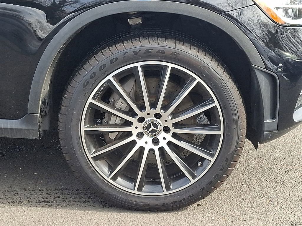 Used 2022 Mercedes-Benz GLC 300 4MATIC Coupe image 8