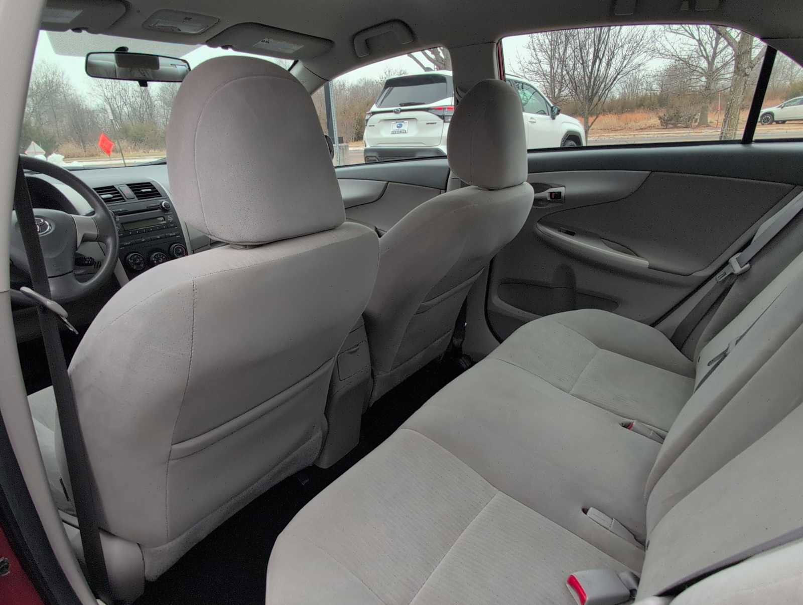 Used 2010 Toyota Corolla image 18