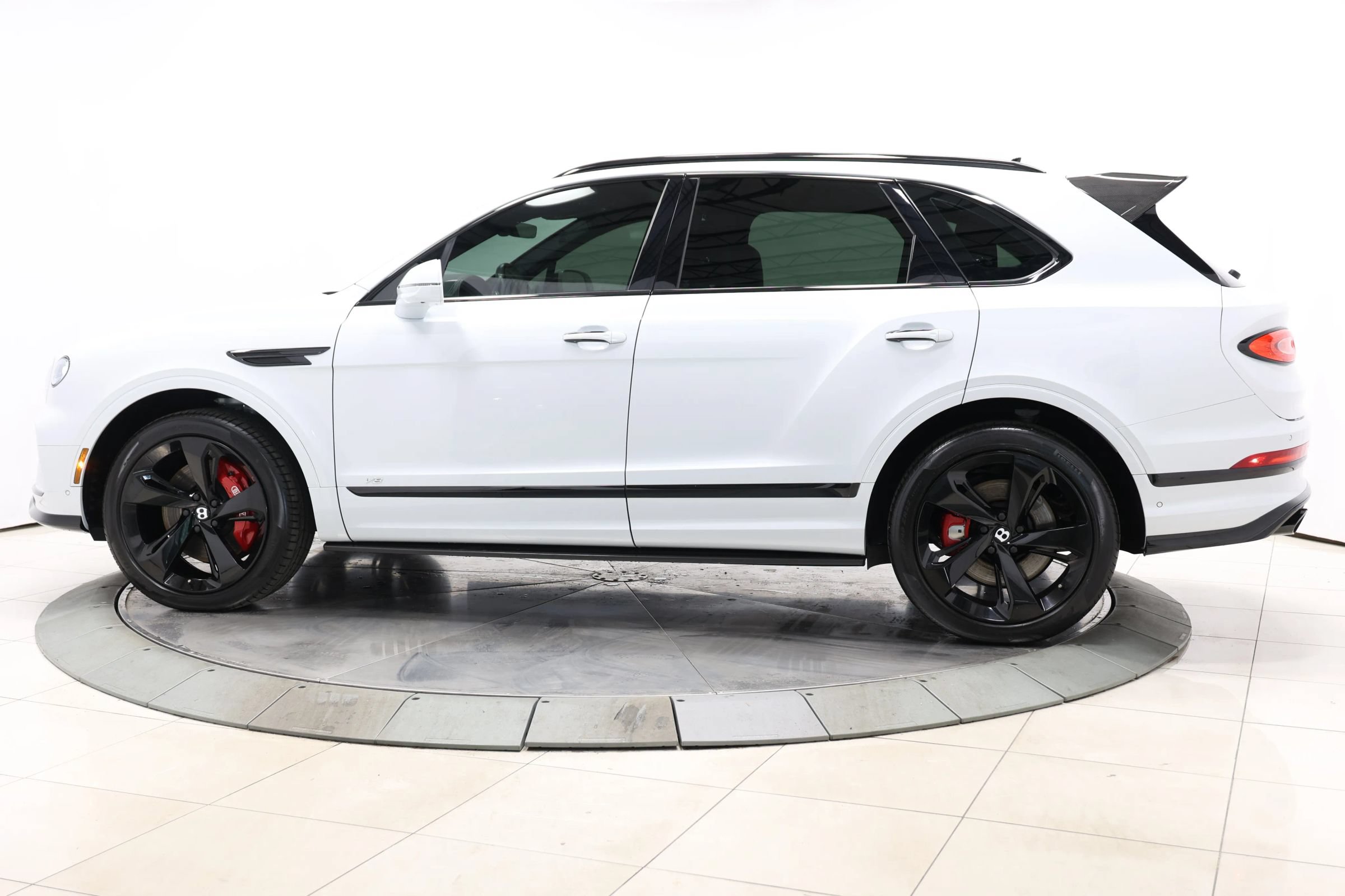 Used 2021 Bentley Bentayga w/ First Edition Specification AWD/4WD image 8