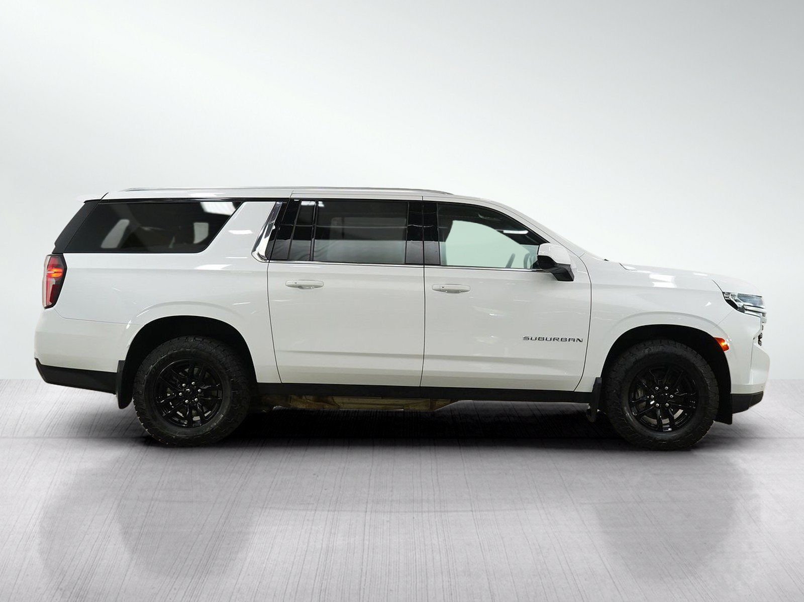 Used 2023 Chevrolet Suburban LS w/ Max Trailering Package AWD/4WD image 6