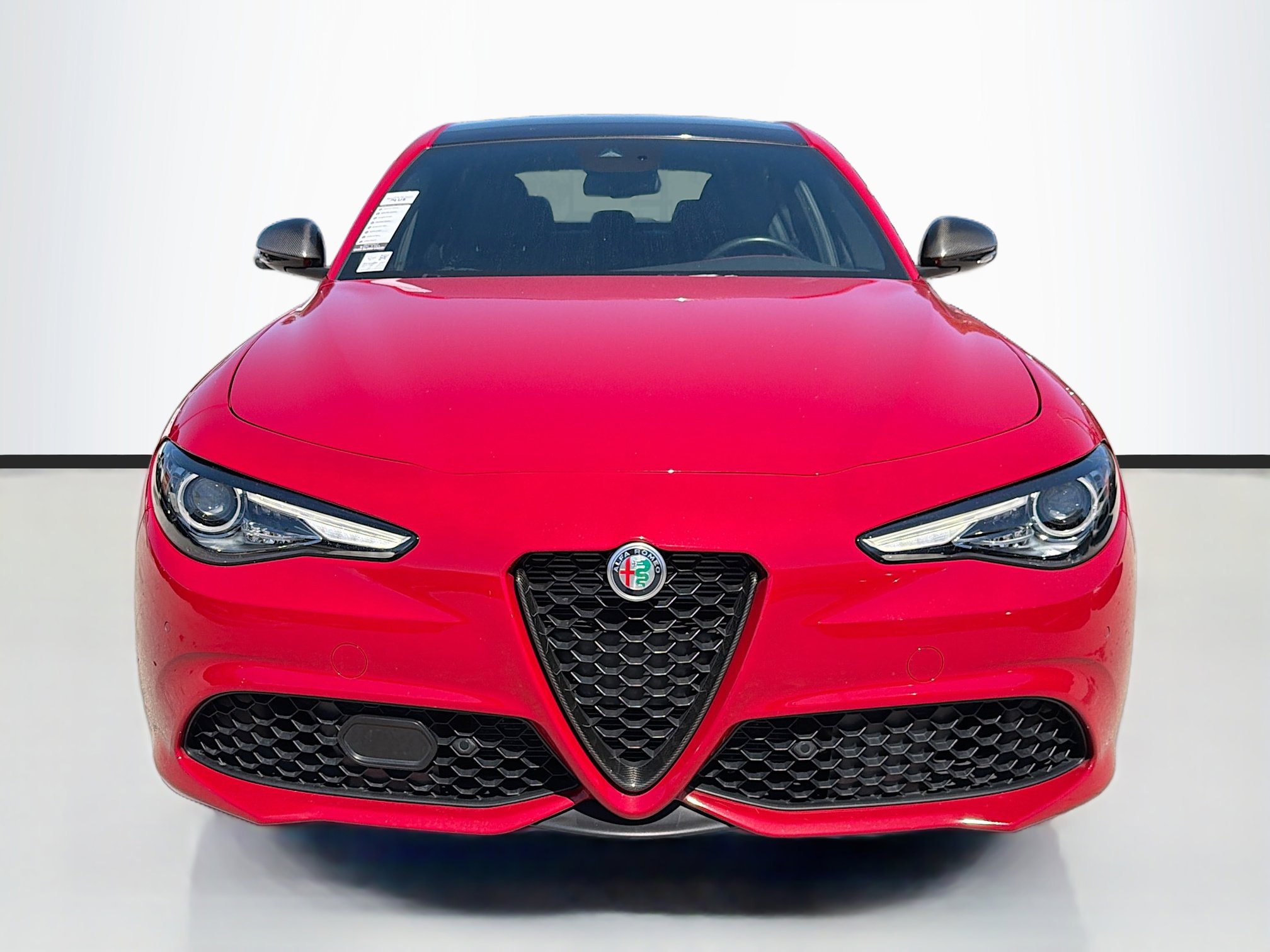 Used 2023 Alfa Romeo Giulia Estrema image 8