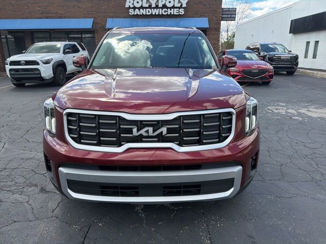 Used 2023 Kia Telluride S AWD/4WD image 2