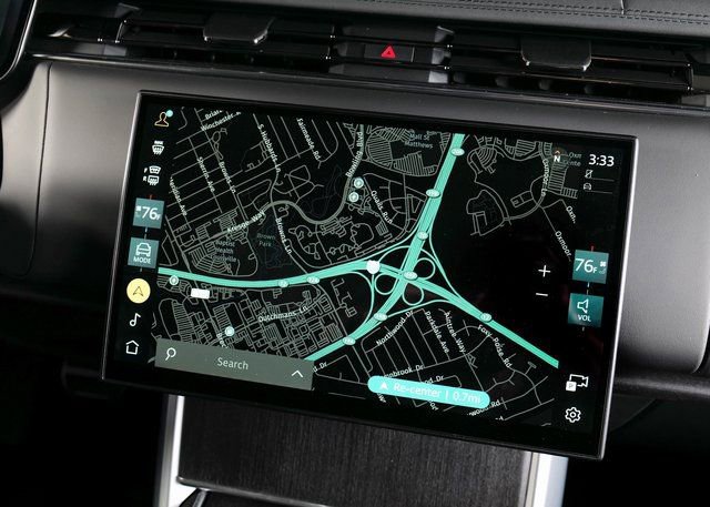 New 2025 Land Rover Range Rover SE image 14