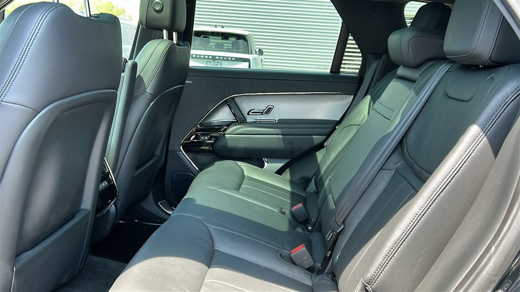 Certified 2025 Land Rover Range Rover Sport AWD/4WD image 23