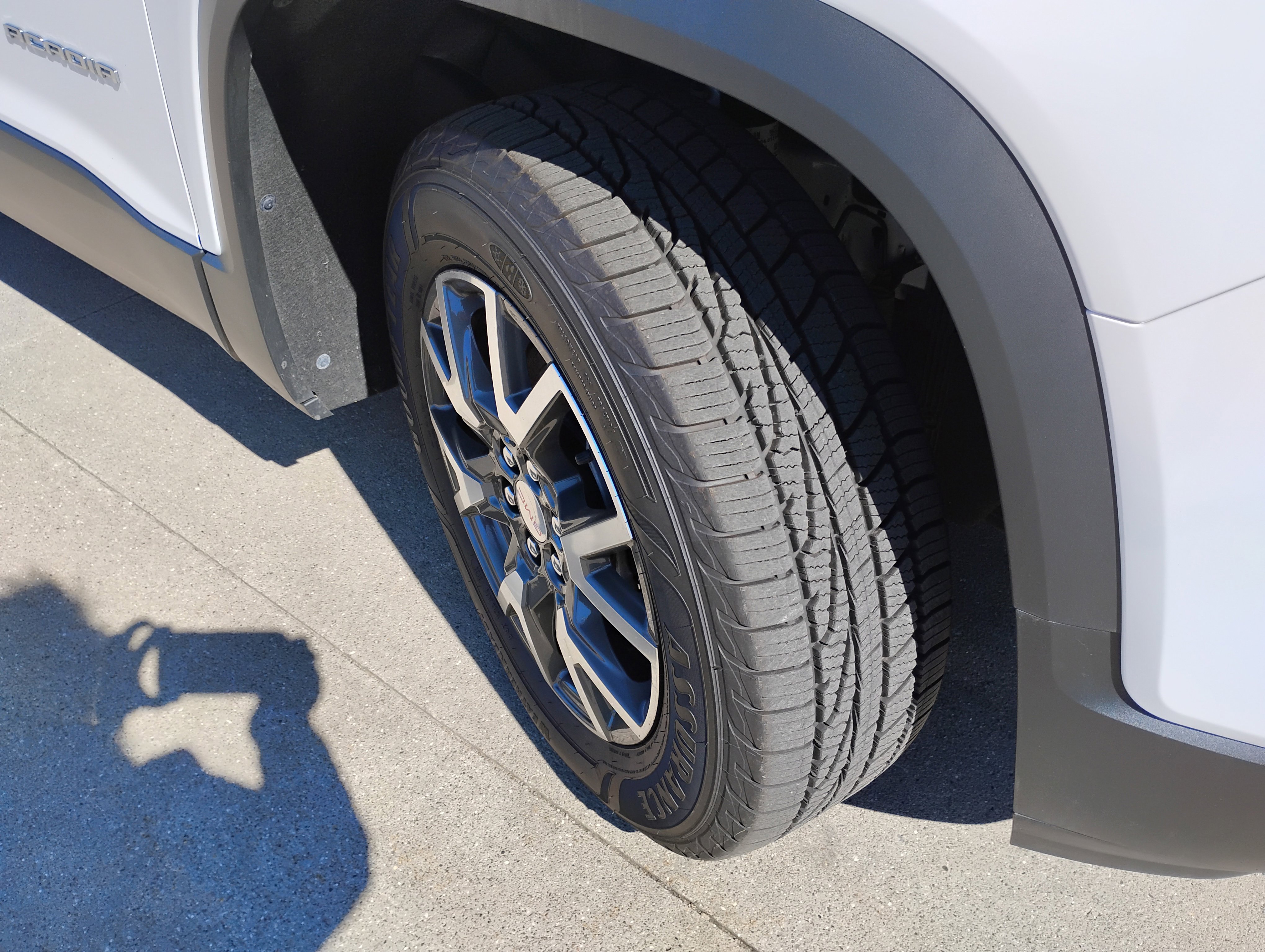 Used 2022 GMC Acadia SLE w/ Driver Convenience Package image 29