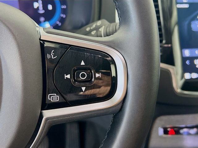 Used 2023 Volvo XC90 B6 Ultimate w/ Protection Package Premier image 18