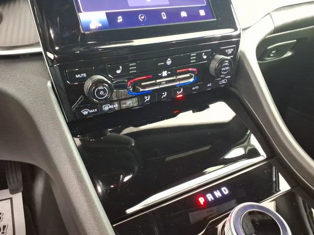 Used 2024 Jeep Grand Cherokee Altitude image 17