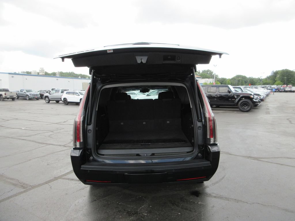 Used 2016 Cadillac Escalade ESV Luxury AWD/4WD image 8