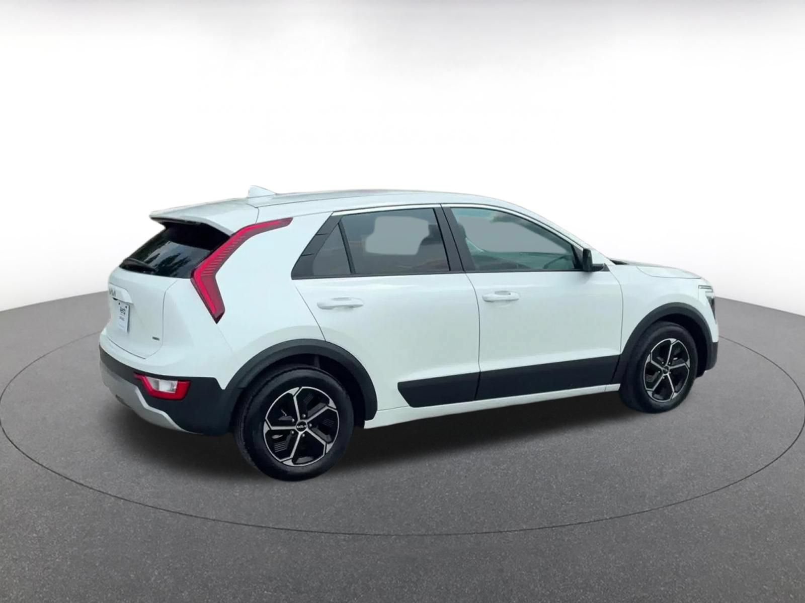Used 2026 Kia Niro LX FWD image 15