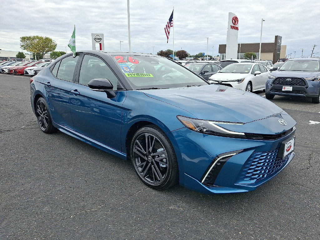 Used 2026 Toyota Camry XSE FWD image 3