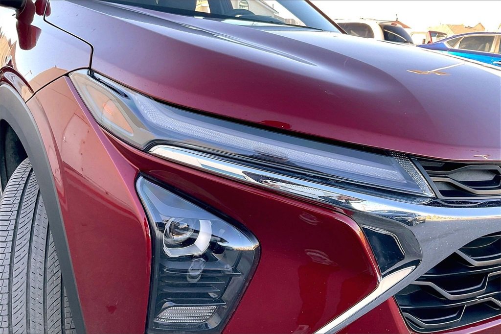 Used 2025 Chevrolet Trax LT image 27