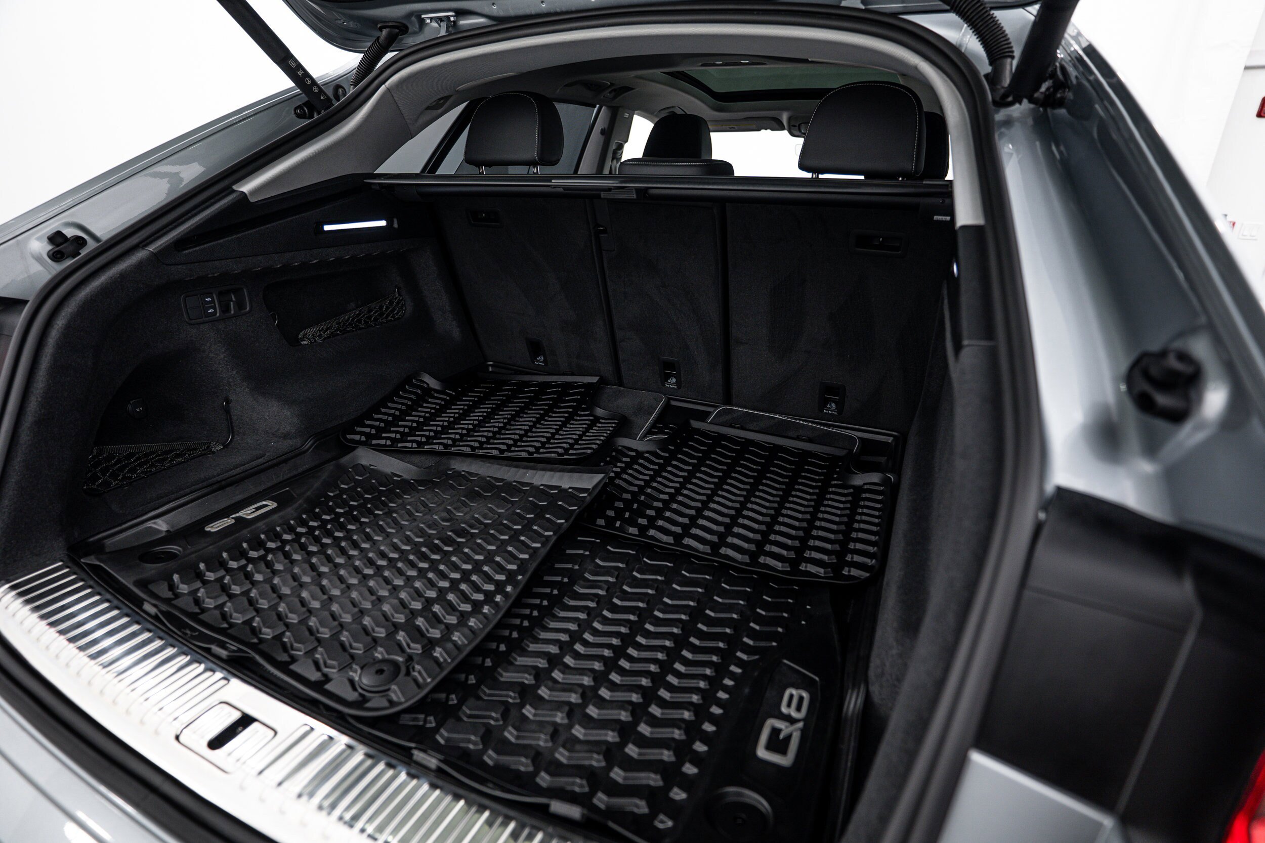 Certified 2023 Audi Q8 Prestige w/ Prestige Package image 25