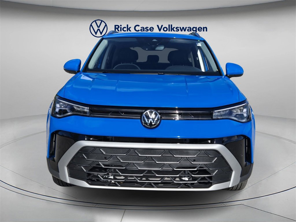 Certified 2025 Volkswagen Taos SE w/ Panoramic Sunroof Package image 4