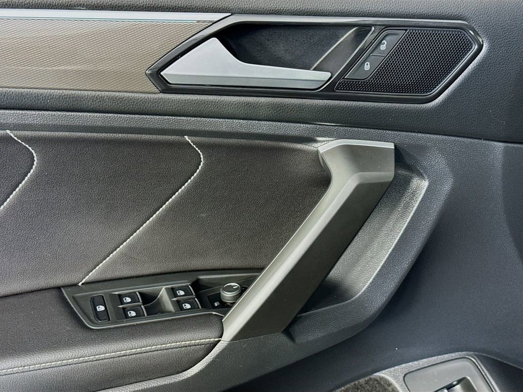 Used 2024 Volkswagen Tiguan SE R-Line image 19