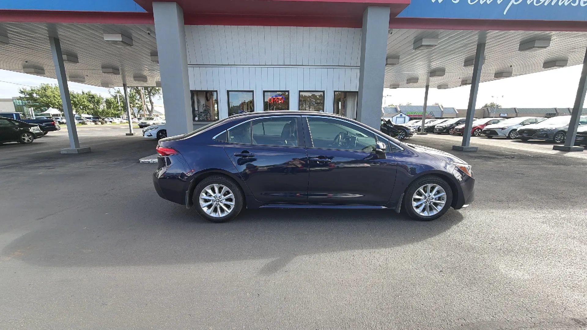 Used 2021 Toyota Corolla XLE w/ Carpet Mat Package (TMS) FWD image 7