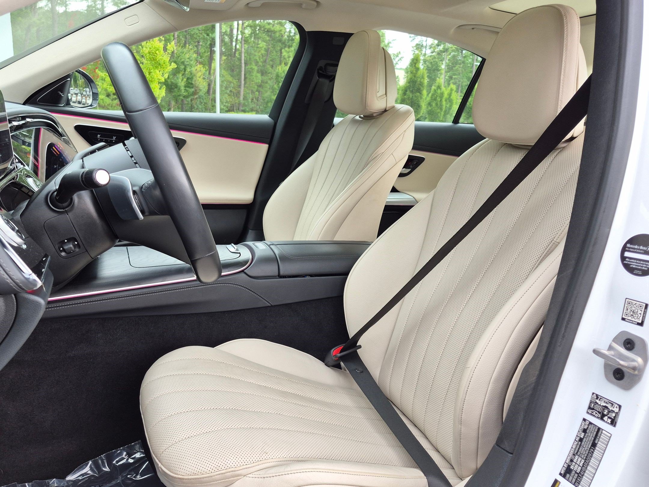 Used 2024 Mercedes-Benz E 350 4MATIC Sedan w/ Airmatic Package image 16
