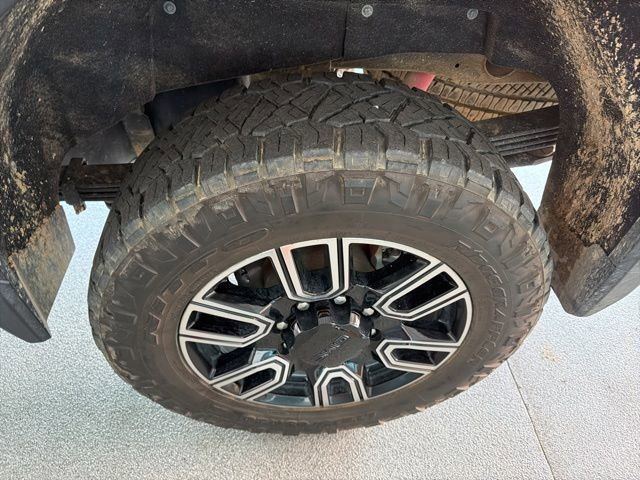 Used 2020 GMC Sierra 2500 AT4 w/ AT4 Premium Package image 8