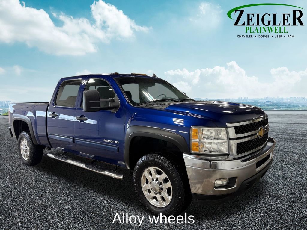 Used 2014 Chevrolet Silverado 2500 LT w/ Interior Plus Package image 13
