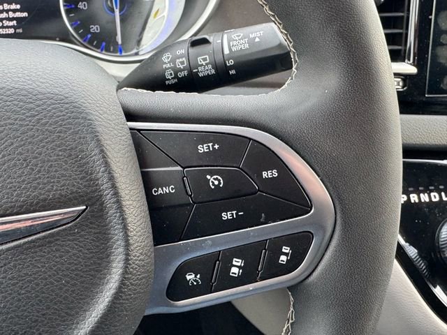 Used 2024 Chrysler Pacifica Touring-L image 25