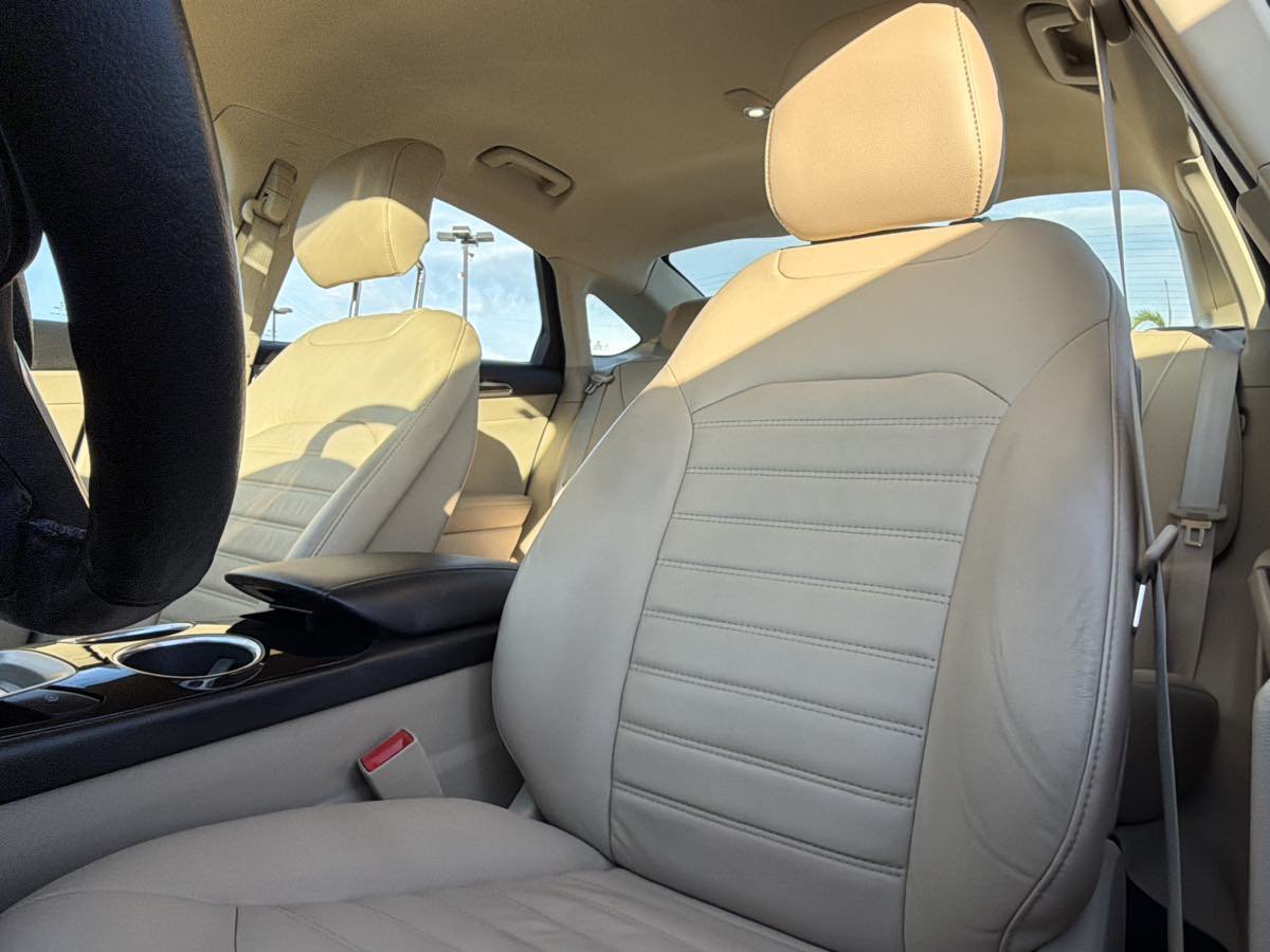 Used 2013 Ford Fusion SE FWD image 8