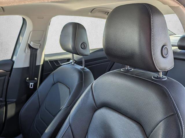 Used 2021 Volkswagen Jetta SEL Premium image 14