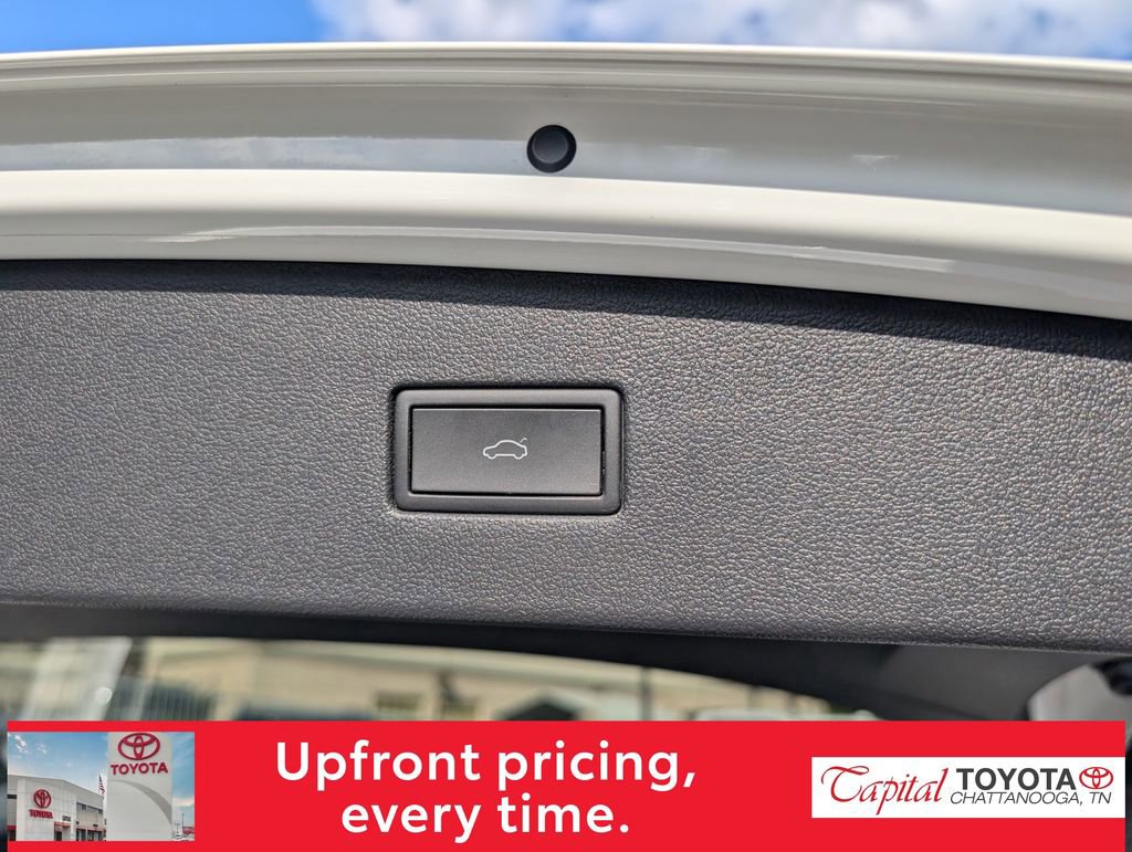 Used 2022 Volkswagen Tiguan SE FWD image 11