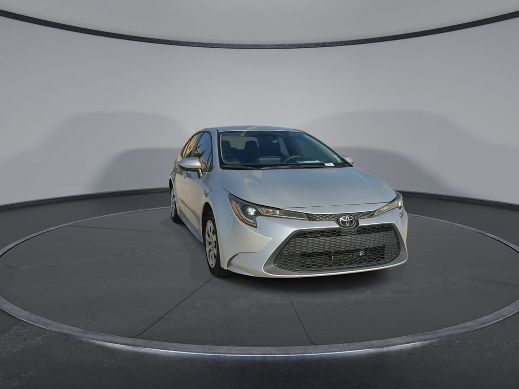 Used 2022 Toyota Corolla LE FWD image 3