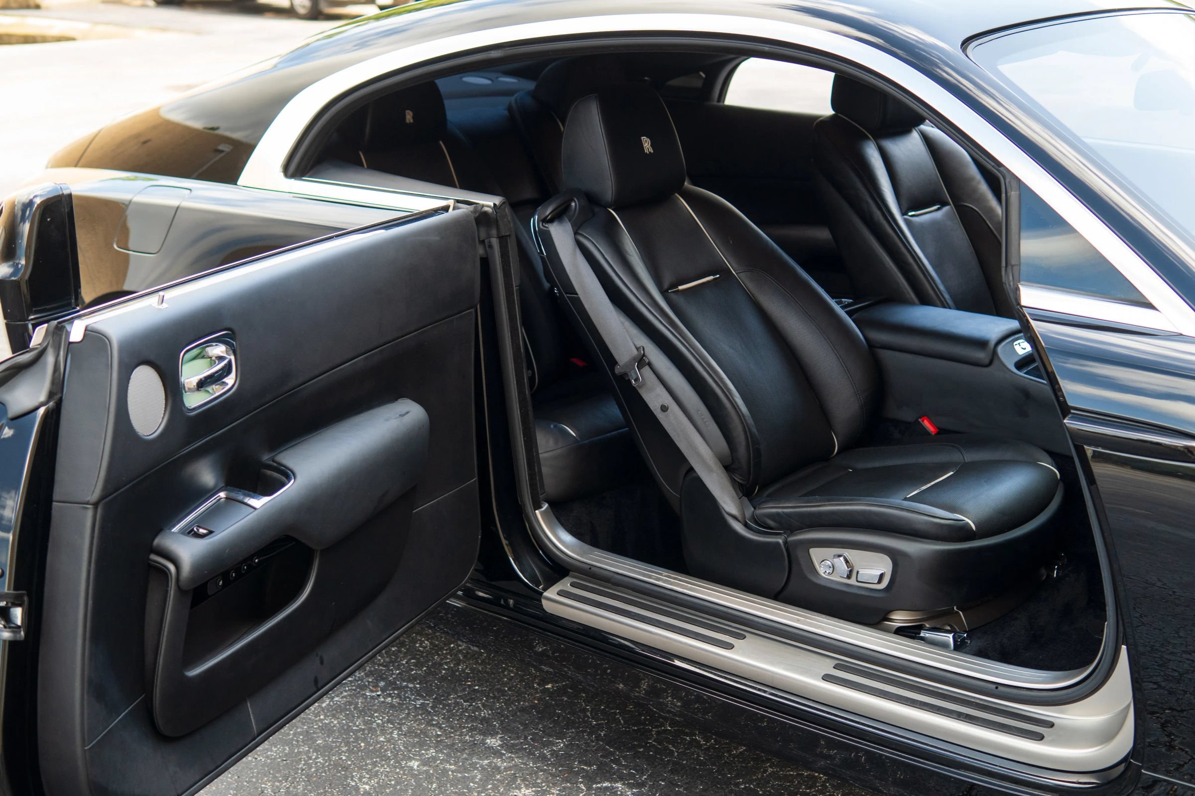 Used 2016 Rolls-Royce Wraith RWD image 31
