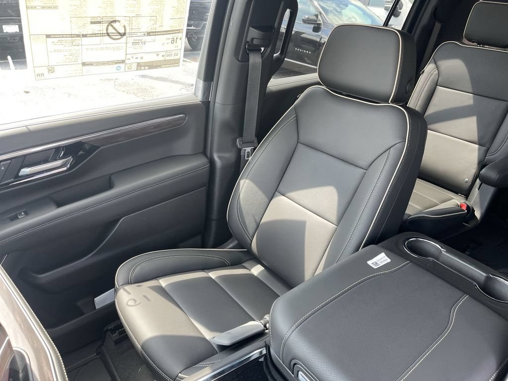 New 2026 Chevrolet Suburban Premier w/ Sun And Tow Package AWD/4WD image 26