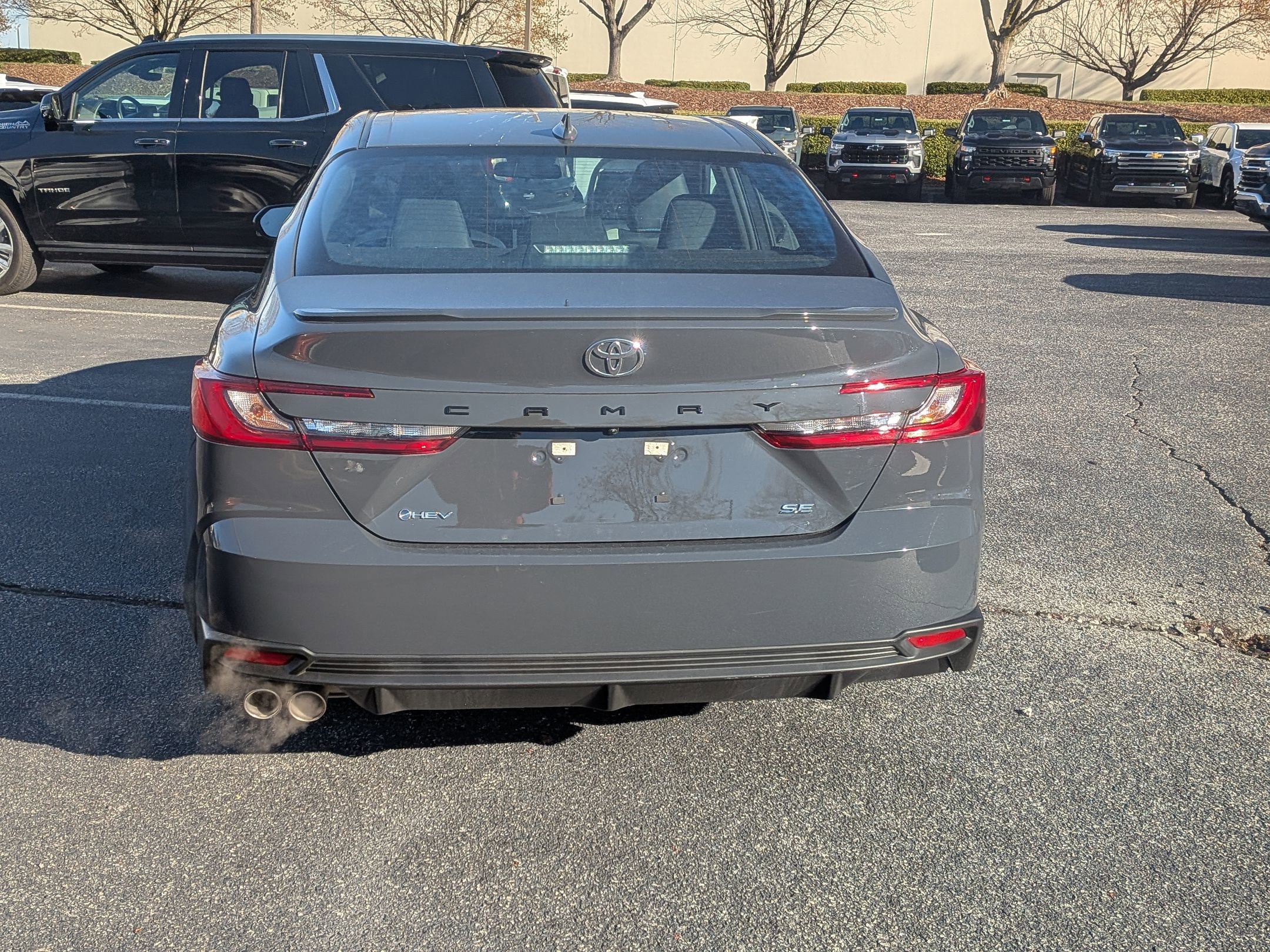 Used 2025 Toyota Camry SE image 8