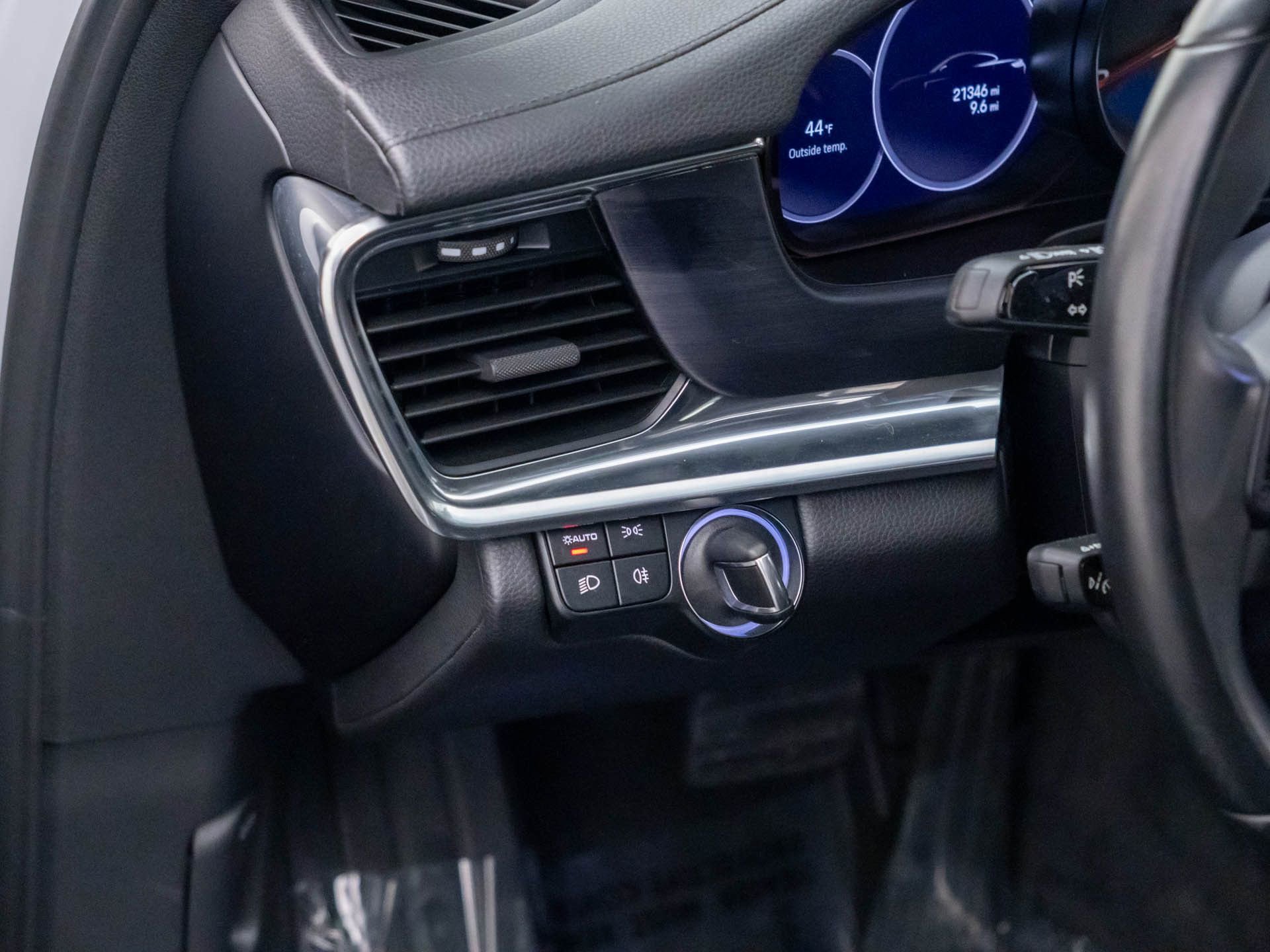 Certified 2023 Porsche Panamera Platinum Edition image 21