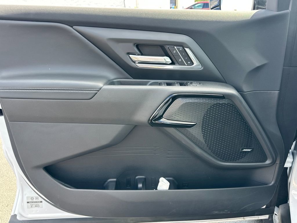 New 2025 Chevrolet Silverado EV LT image 12