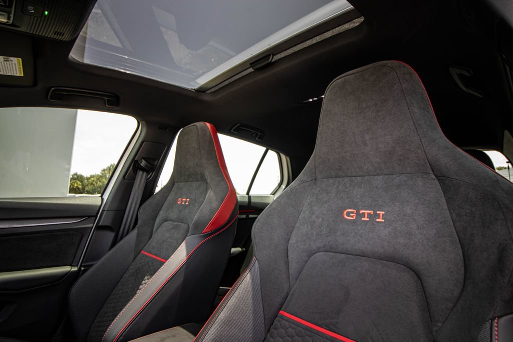 Used 2025 Volkswagen GTI SE FWD image 47